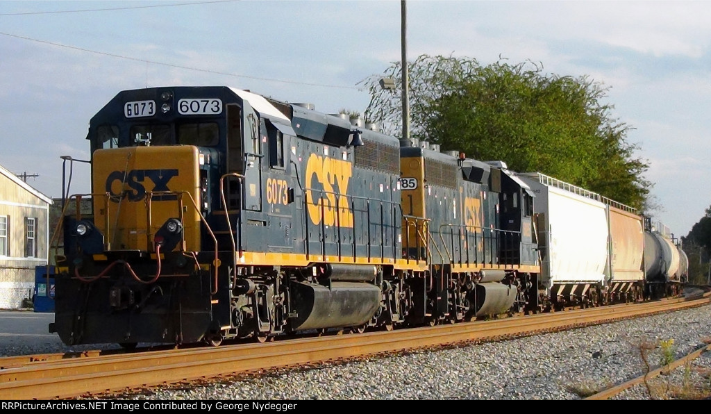 CSX 6073 & 6085 leading a mixed freight train